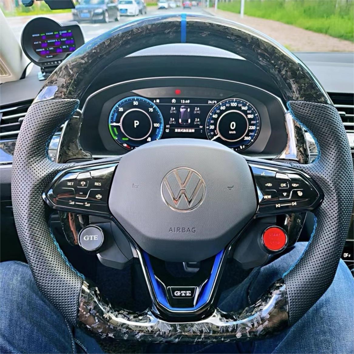 VOLANT CUSTOM - VW GOLF 8 GTI/R/GTE (2019-2025)