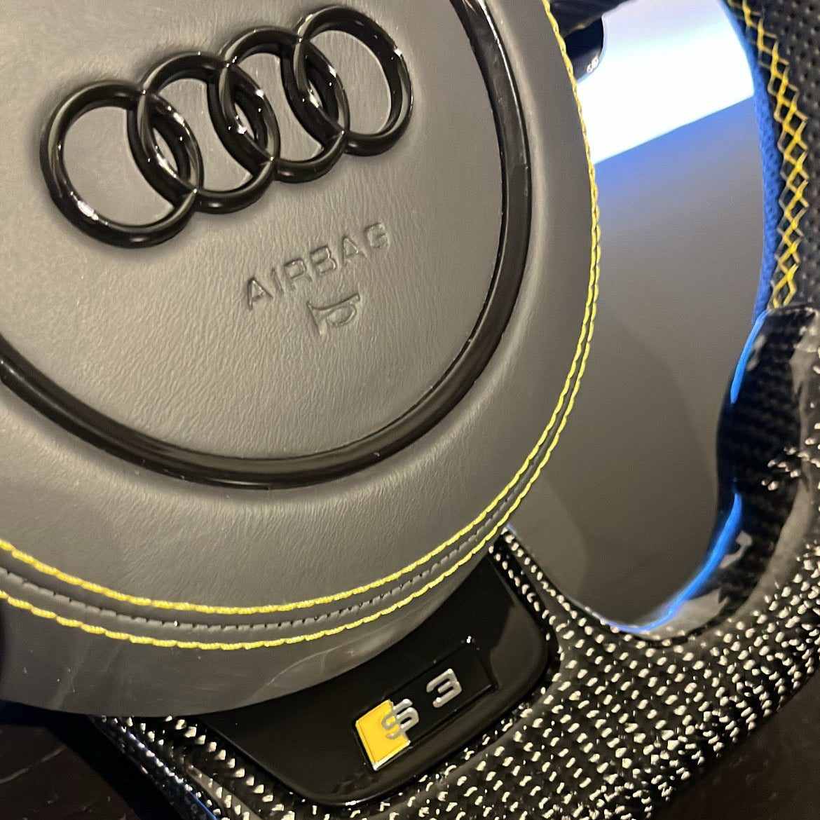 VOLANT CUSTOM - AUDI 8V1/RS3/RS6 (2014-2016)