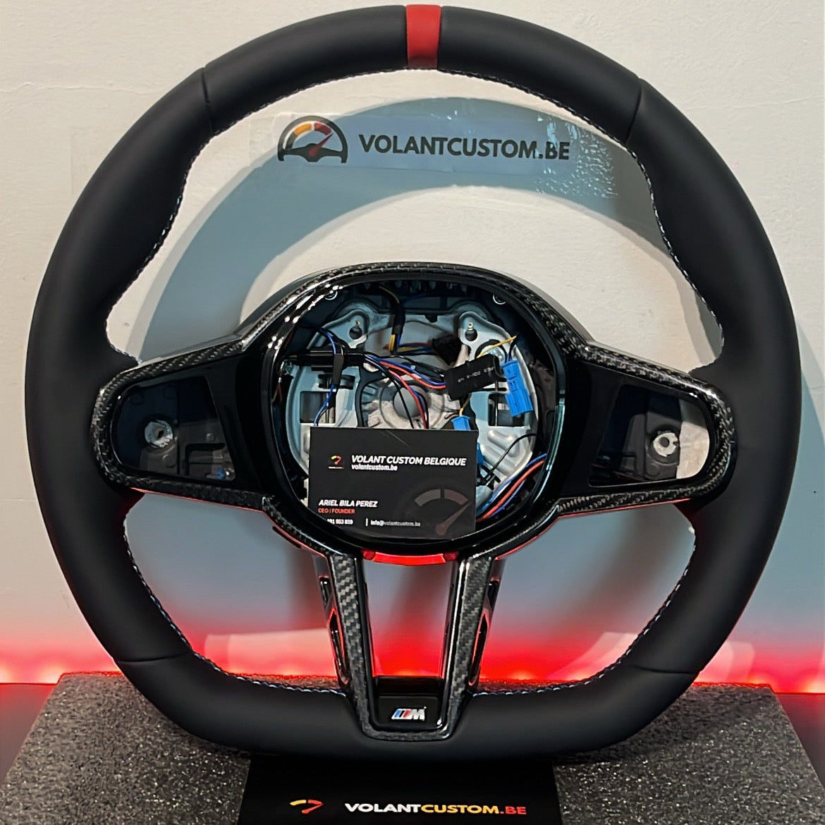 Volant Custom Série G Facelift Cuir & Détails Rouges (Style 2025) - BMW G2X/G3X/G8X/+ (Copie)