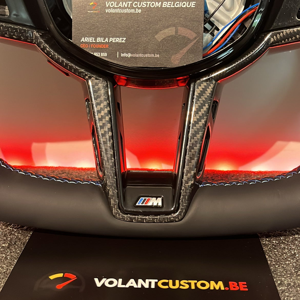 Volant Custom Série G Facelift Cuir & Détails Rouges (Style 2025) - BMW G2X/G3X/G8X/+ (Copie)