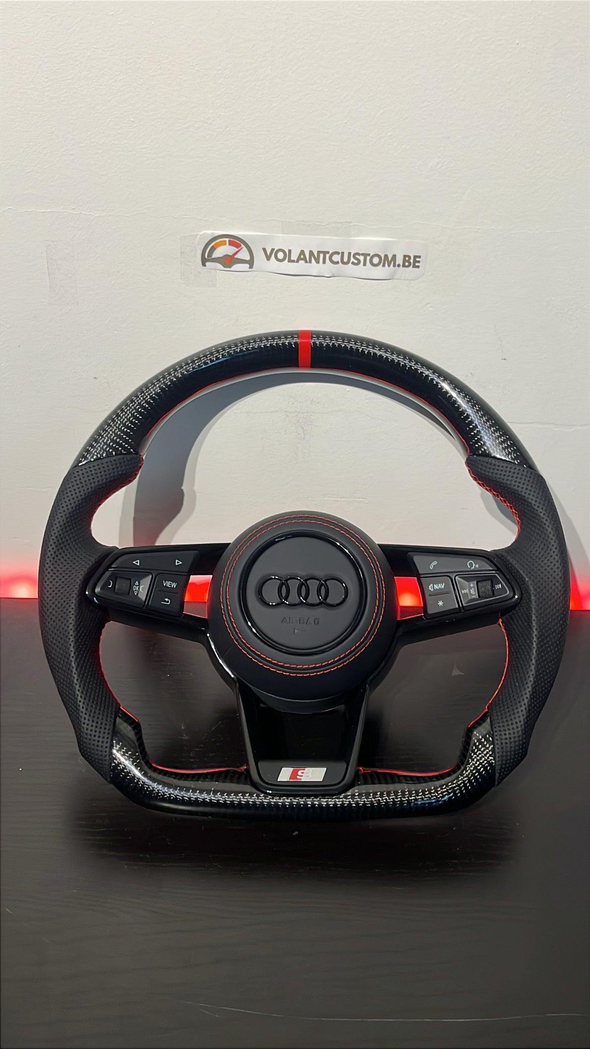 Volant Custom Carbone & Détails Rouges - Audi TT/R8/A7/+